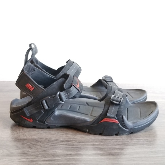 hiking sandals nike